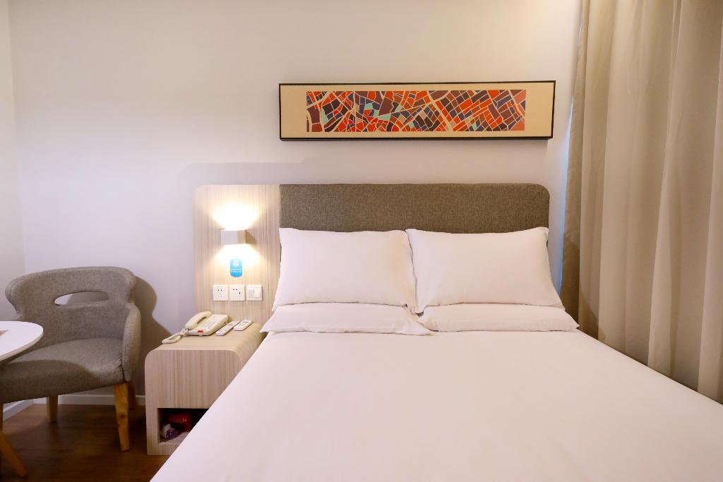 Hanting Hotel (Guangzhou Wushan Metro Station)