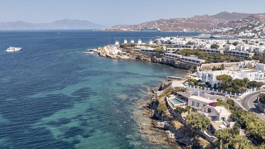 Belvedere Waterfront Villa & Suites