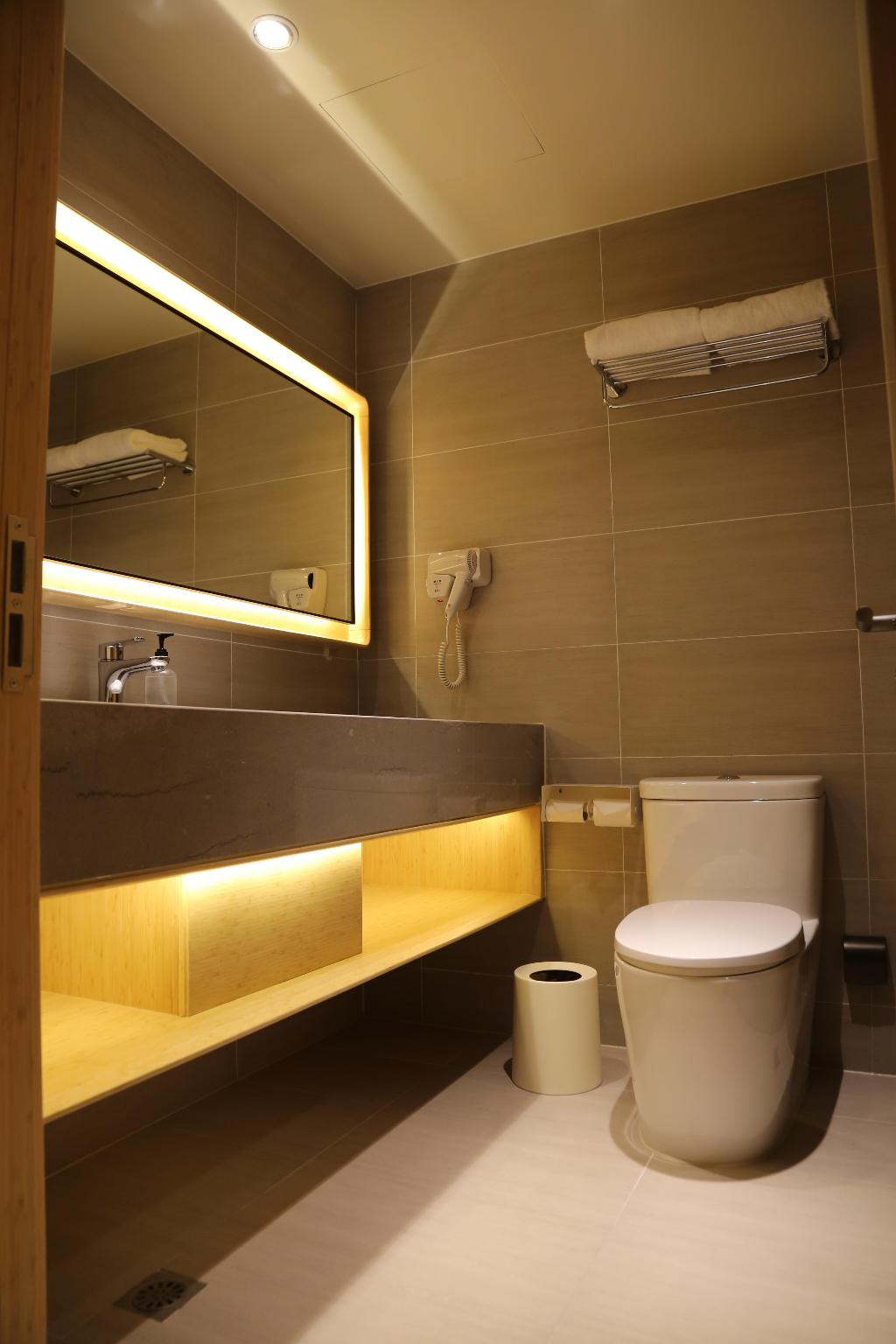 Ji Hotel (Nanjing Hexi Expo Center)