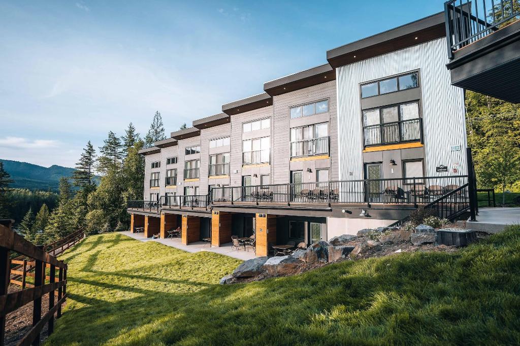 Basecamp Resorts Revelstoke