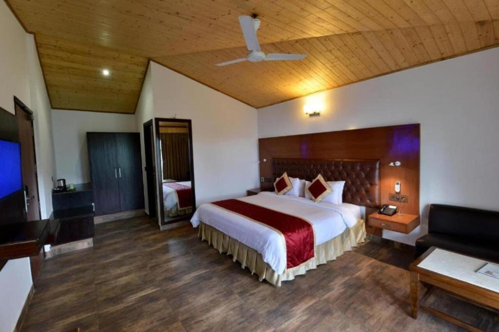 Kasauli Hills Resort