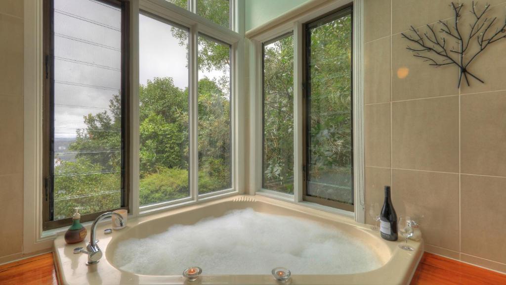 Montville Misty View Cottages