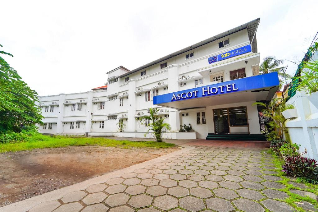 OYO 40141 Ascot Hotel, Kochi