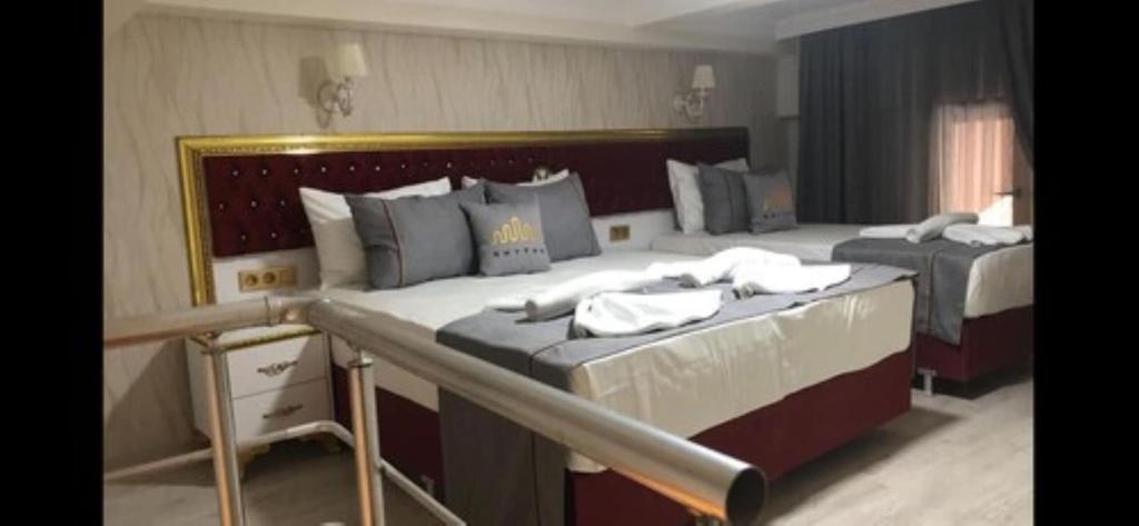 Rhythm Hotel