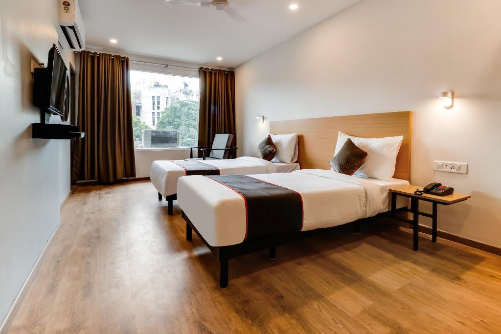 OYO Townhouse 135 Gandhi Hall