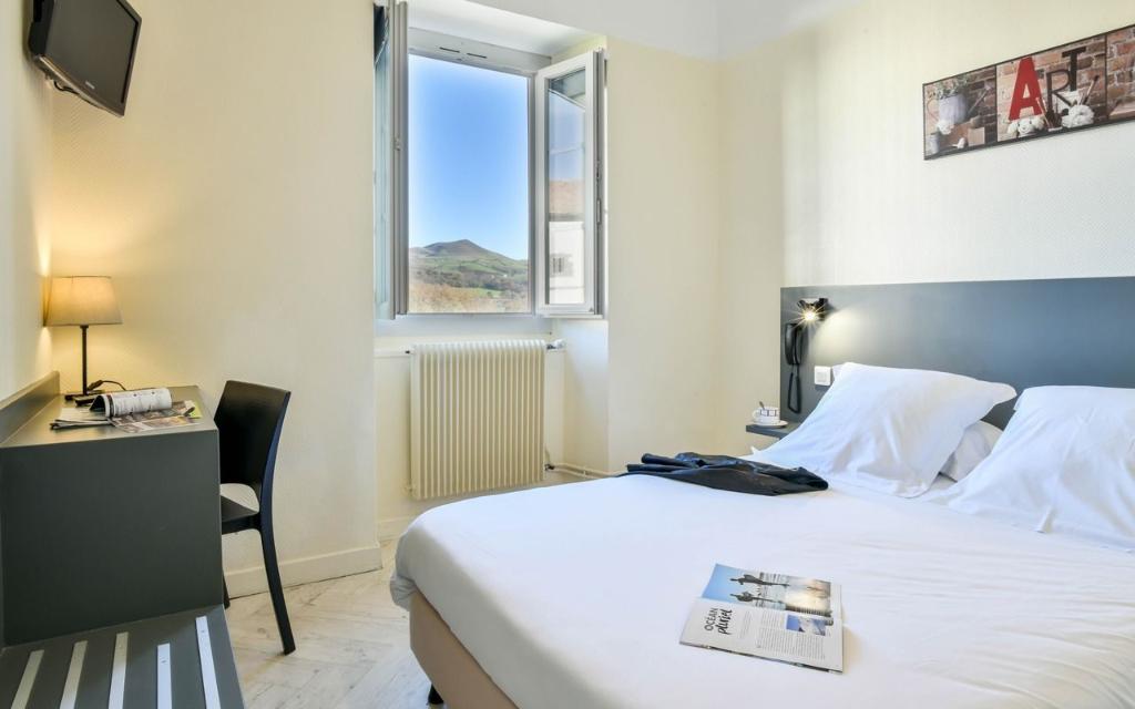 Logis Hotel Du Chene