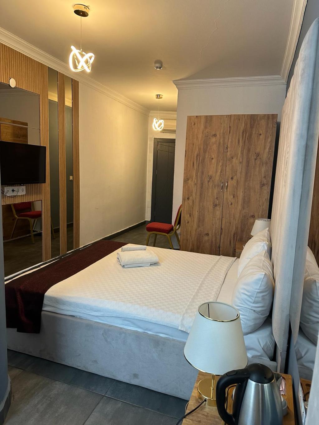 Grand Niki Hotel