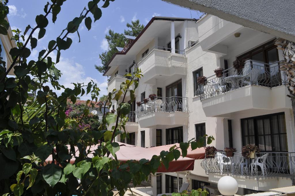 Kemer Suit