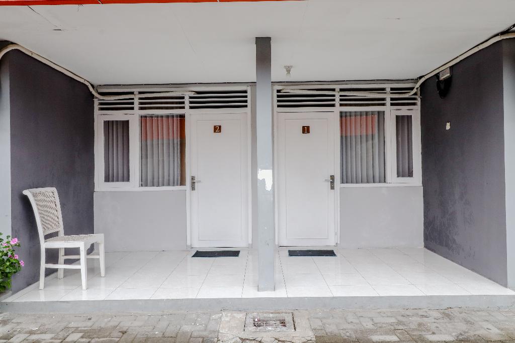 Ratu Guesthouse by ZUZU