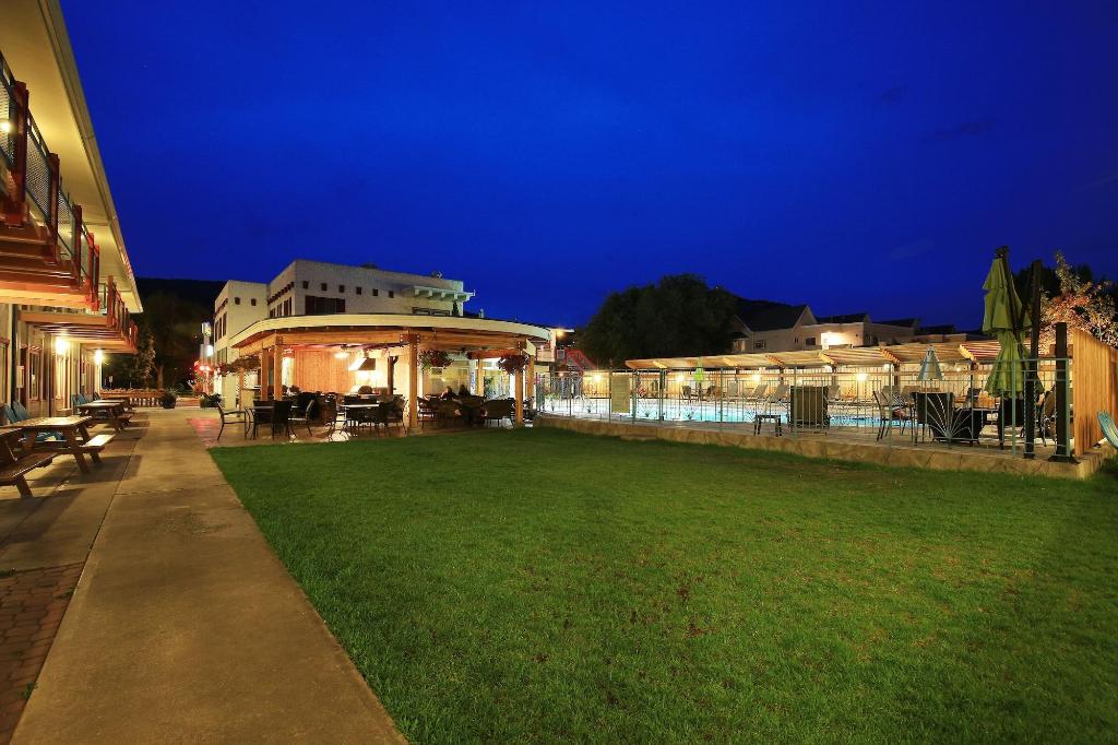 Bowmont Motel