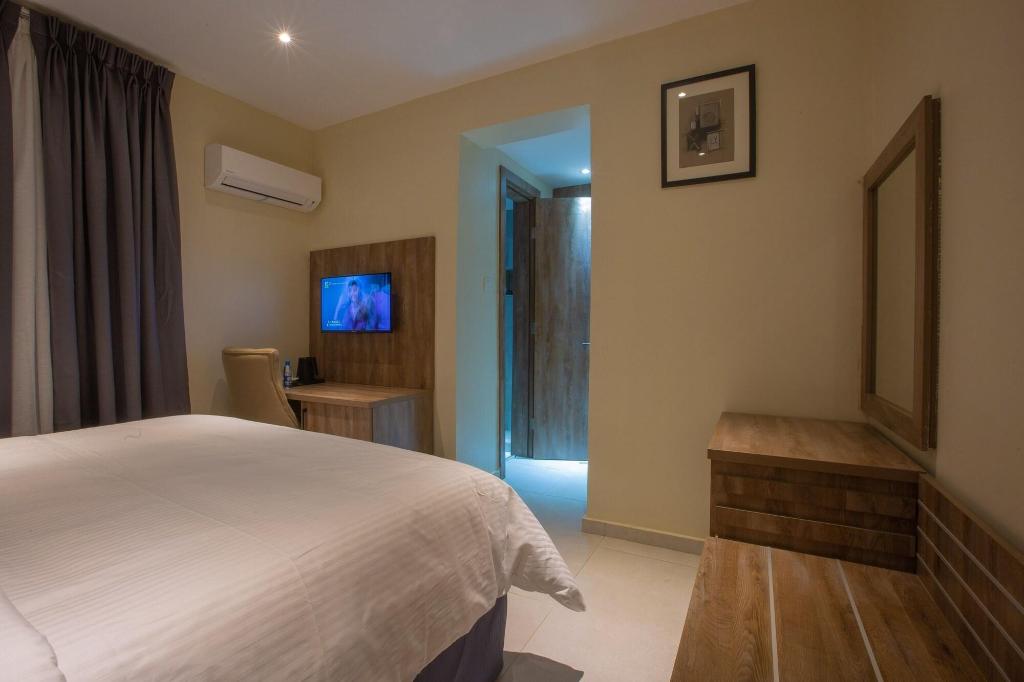 Ivana Suites Apartments