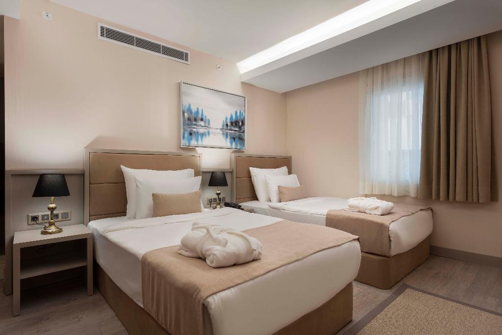 Izz Hotel Kosuyolu