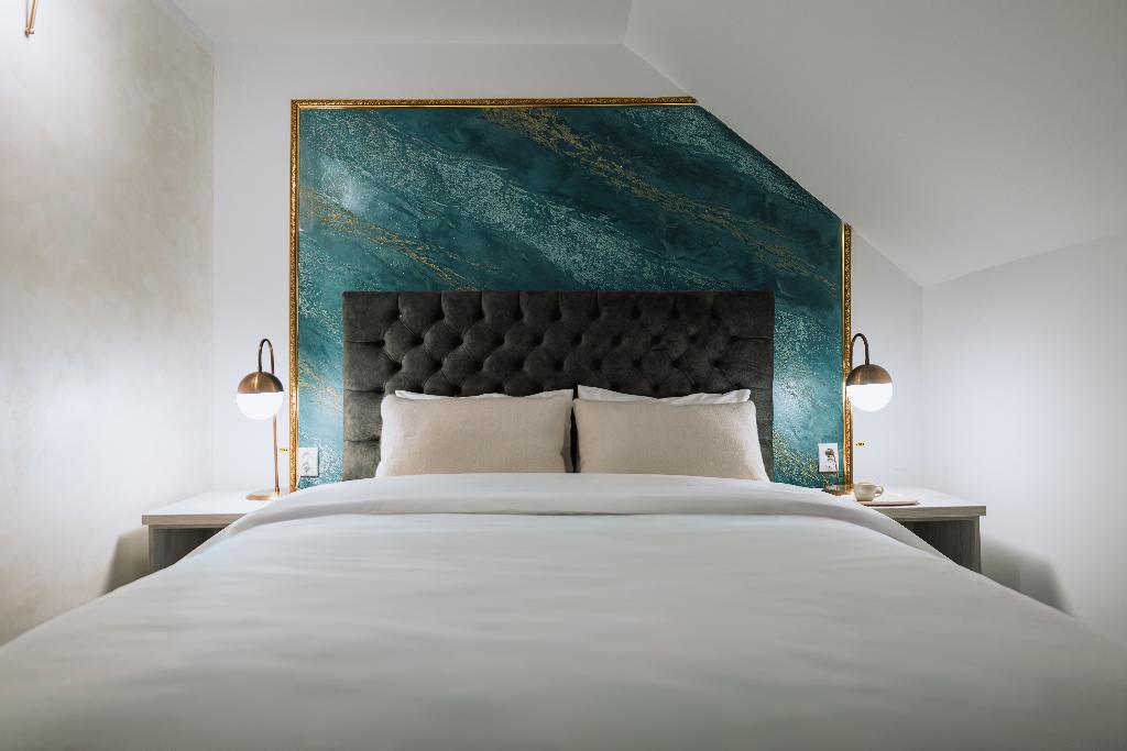 Suru Hotel