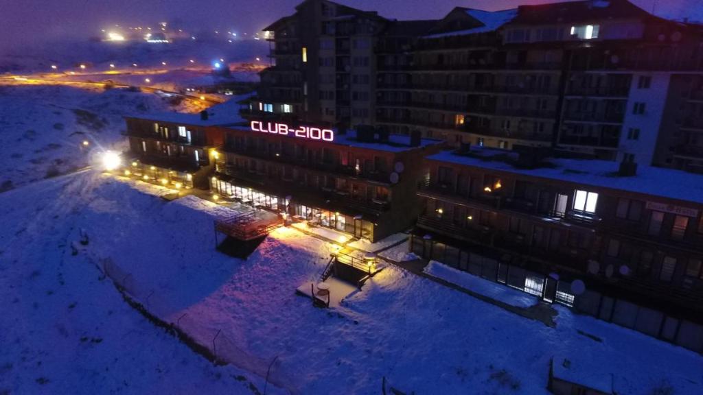 Club-2100