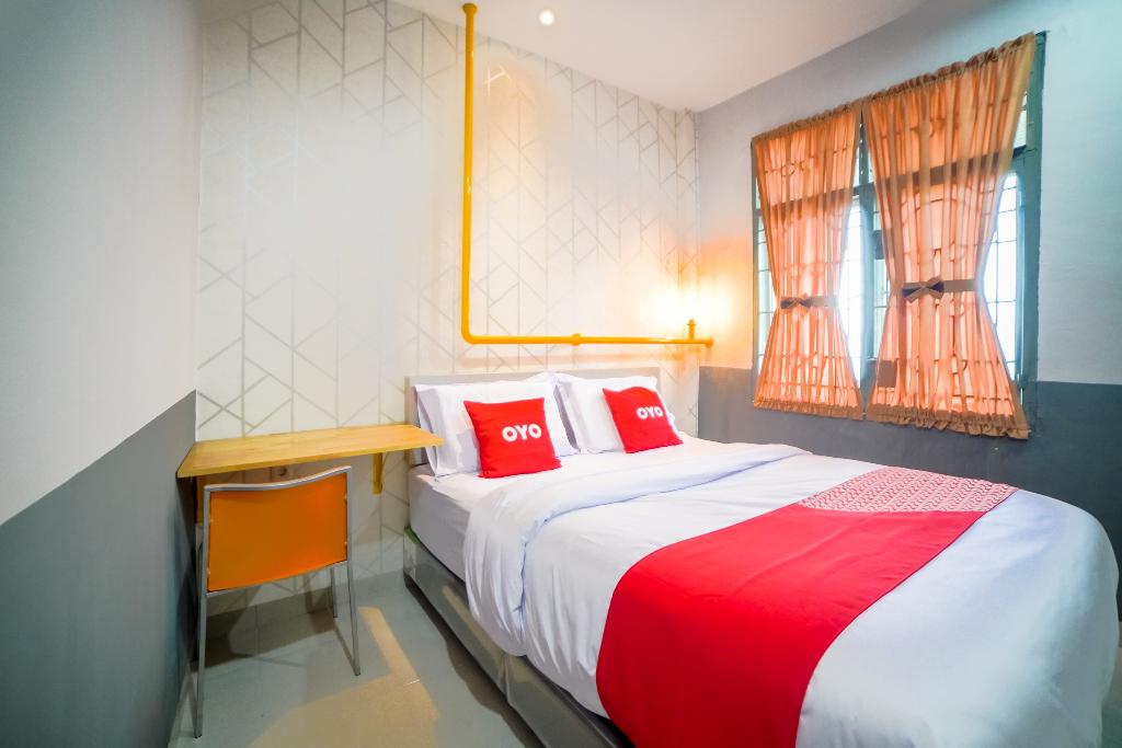 OYO 90874 Millenium Inn 2
