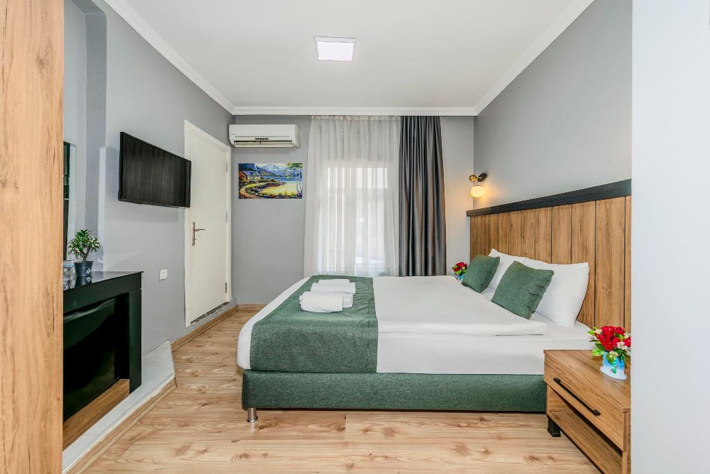 La Pera Suites