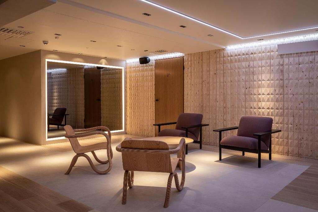 Hotel Scandic Helsinki Hub, Finnland, Helsinki. Großes 2