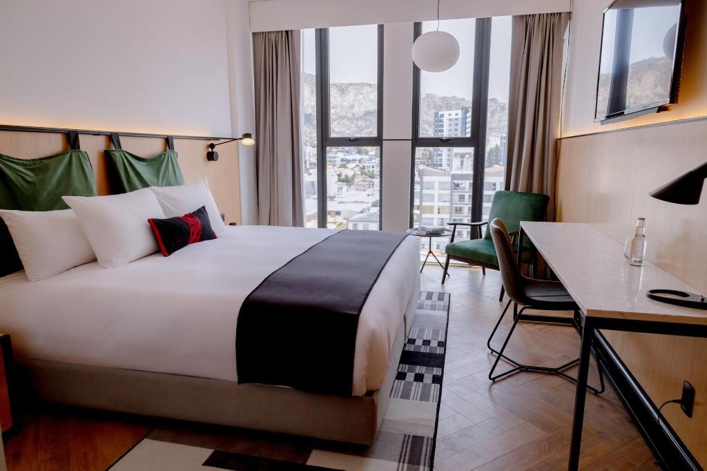 Met Hotel