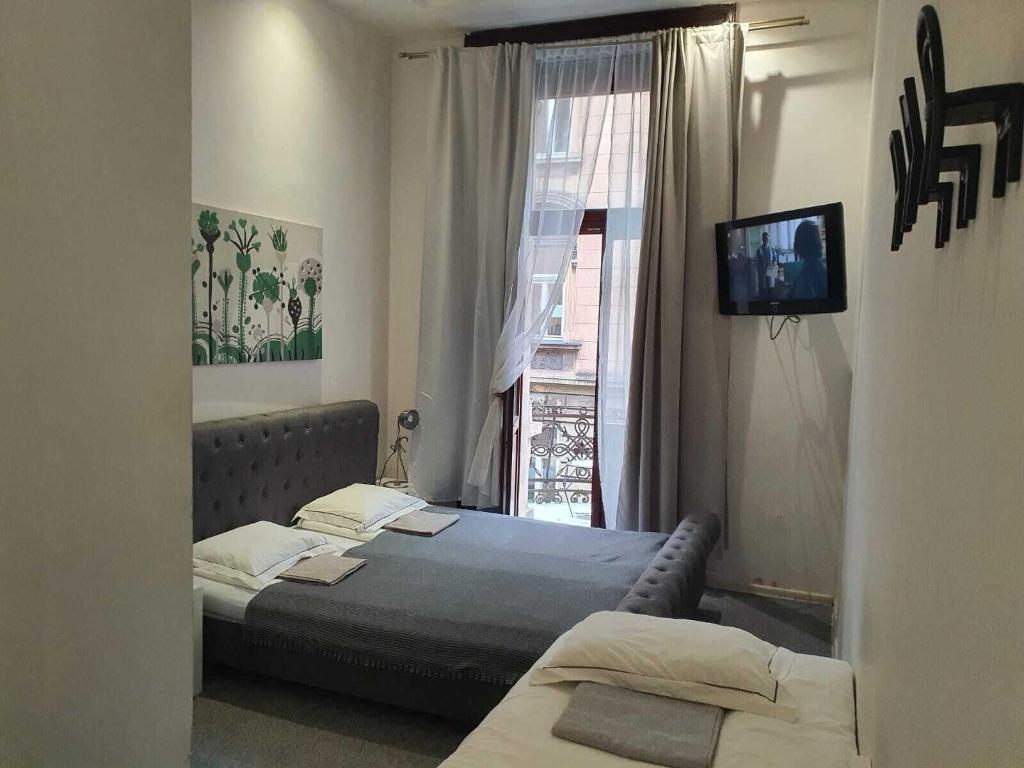 AMEN Aparthotel Curie 8