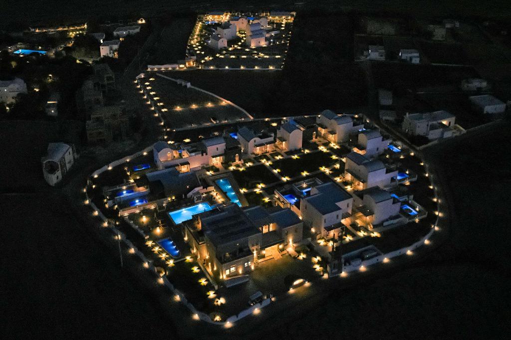 Sea Breeze Santorini Beach Resort, Curio Collection b Hilton photo 422