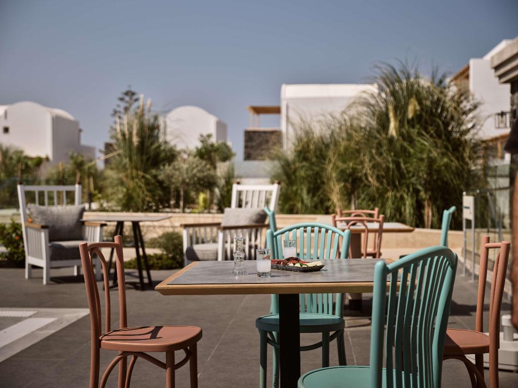 Sea Breeze Santorini Beach Resort, Curio Collection b Hilton photo 78