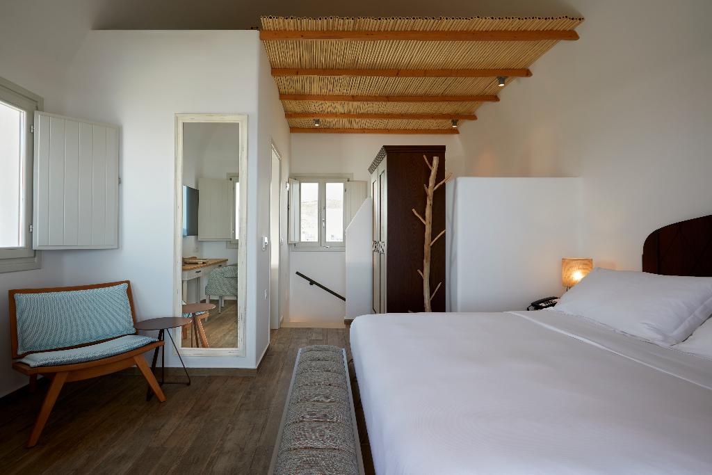 Sea Breeze Santorini Beach Resort, Curio Collection b Hilton photo 255