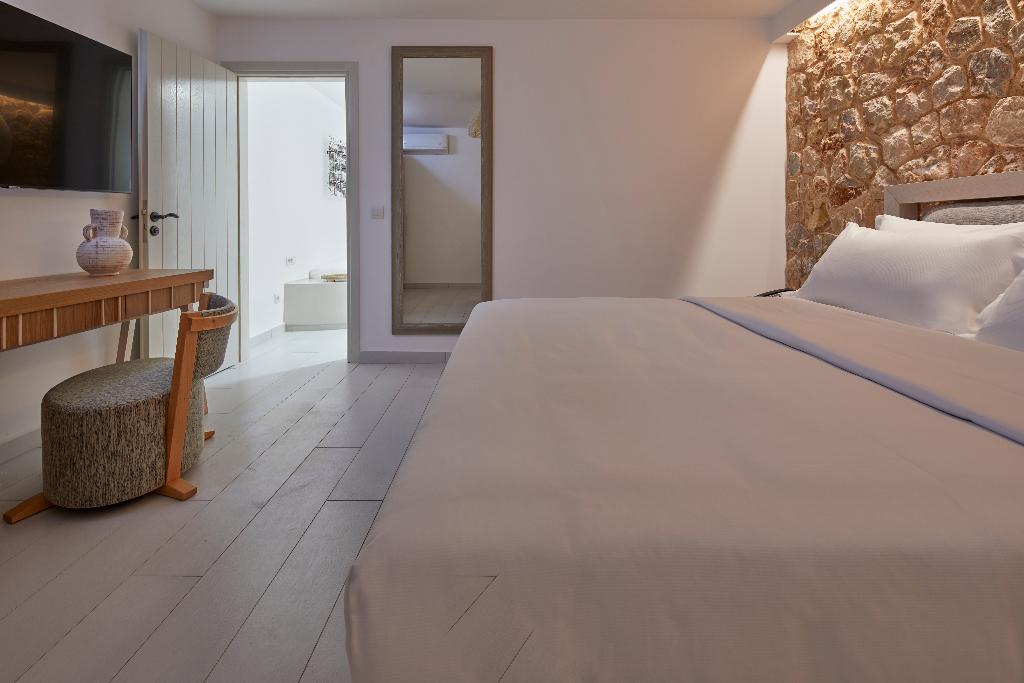 Sea Breeze Santorini Beach Resort, Curio Collection b Hilton photo 206