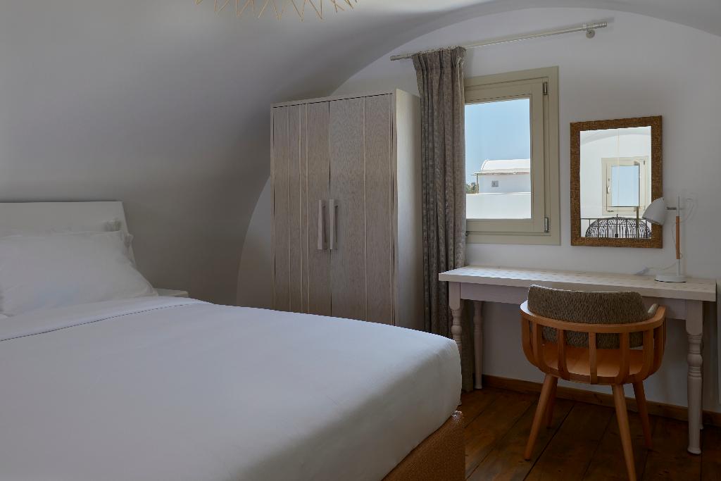 Sea Breeze Santorini Beach Resort, Curio Collection b Hilton photo 469