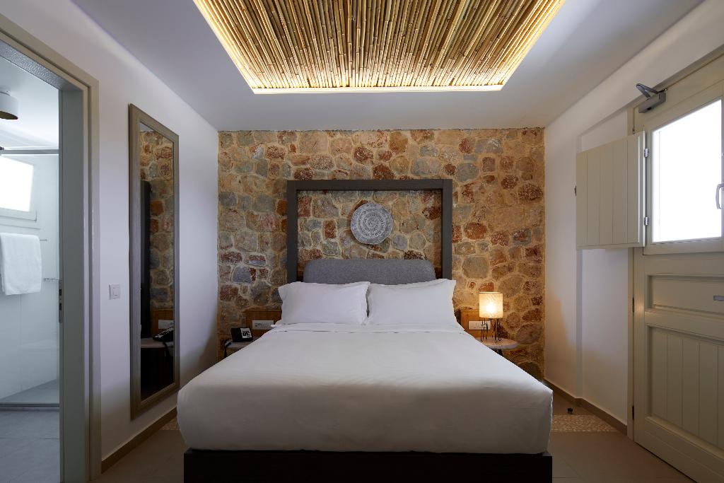 Sea Breeze Santorini Beach Resort, Curio Collection b Hilton photo 370