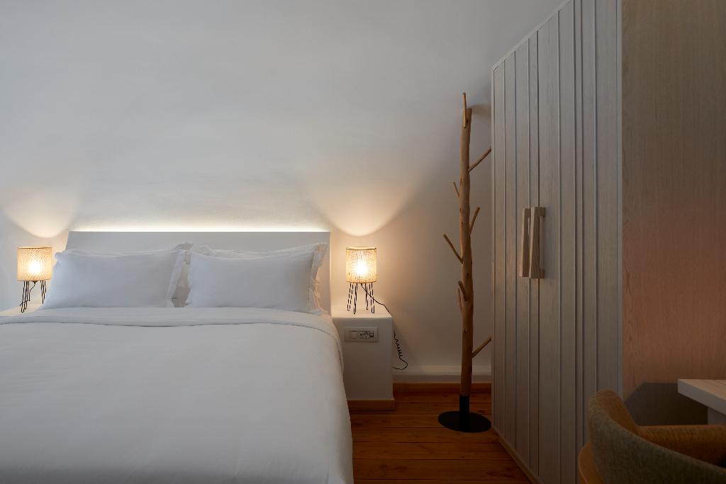 Sea Breeze Santorini Beach Resort, Curio Collection b Hilton photo 177