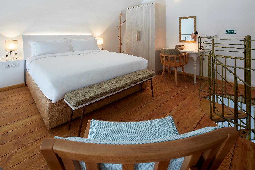 Sea Breeze Santorini Beach Resort, Curio Collection b Hilton photo 174