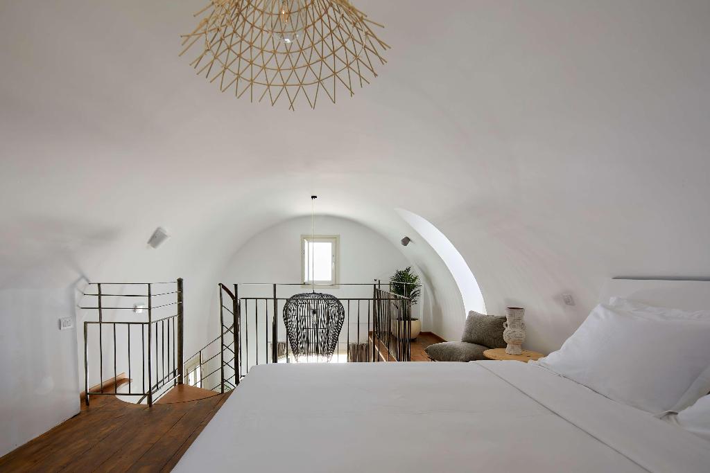Sea Breeze Santorini Beach Resort, Curio Collection b Hilton photo 31