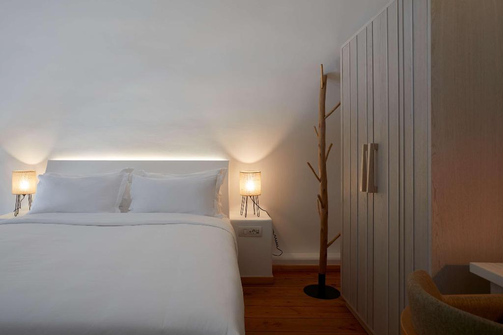 Sea Breeze Santorini Beach Resort, Curio Collection b Hilton photo 465