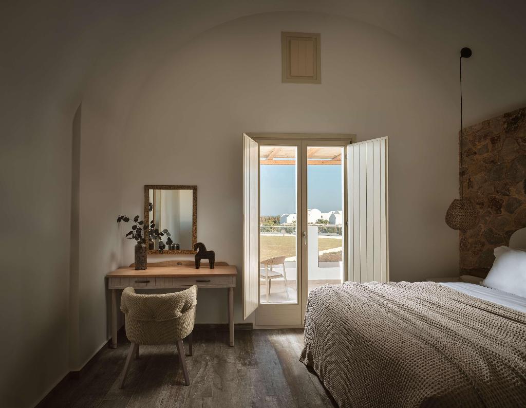 Sea Breeze Santorini Beach Resort, Curio Collection b Hilton photo 57