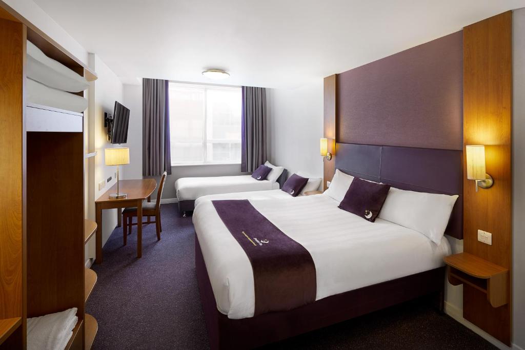Premier Inn Glasgow Newton Mearns - M77 J4