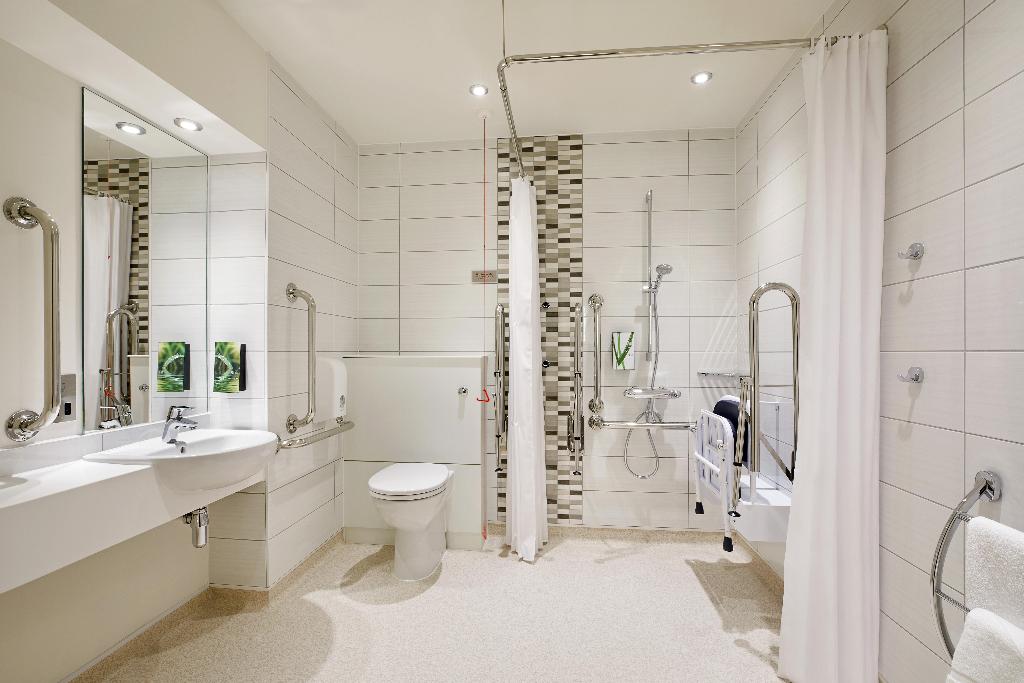 Premier Plus Accessible Lower Bath