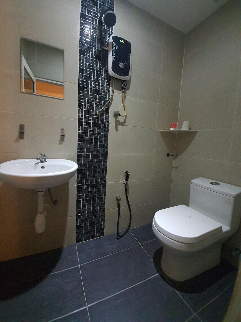 SPOT ON 90500 Sri Rampai Metro Hostel