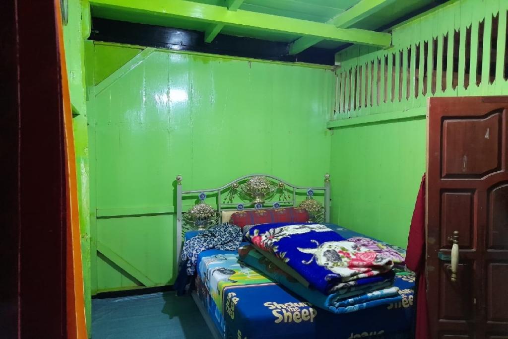 OYO Homes 91121 Desa Wisata Kotabatu Danau Ranau
