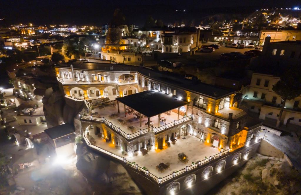 Sah Saray Cave Suites