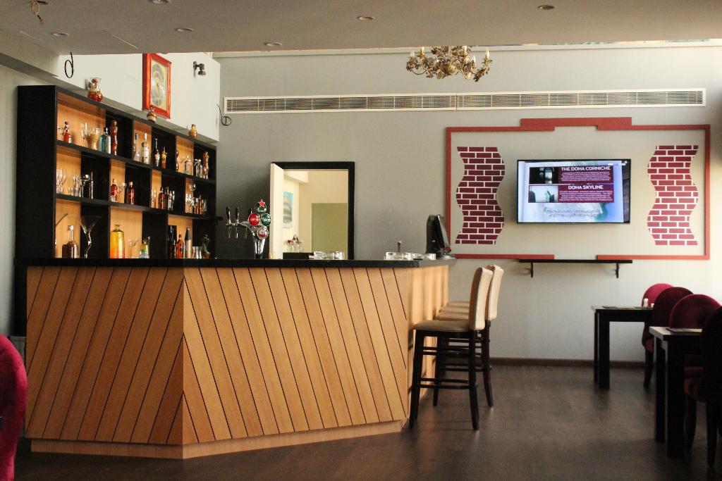 Al Khaleej Palace Deira Hotel - Bar