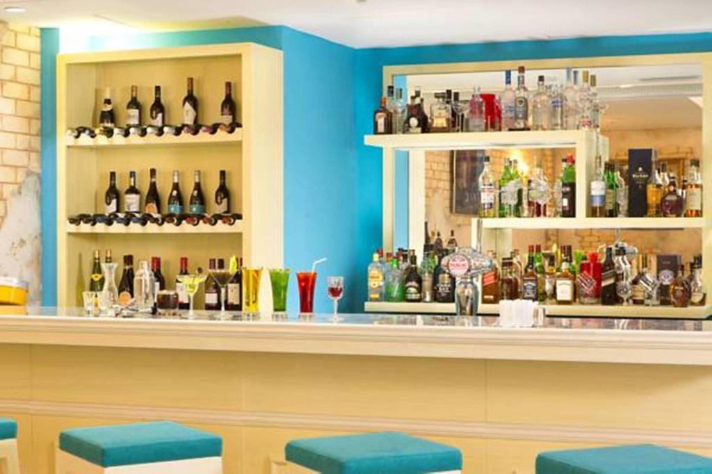 Al Khaleej Palace Deira Hotel - Bar