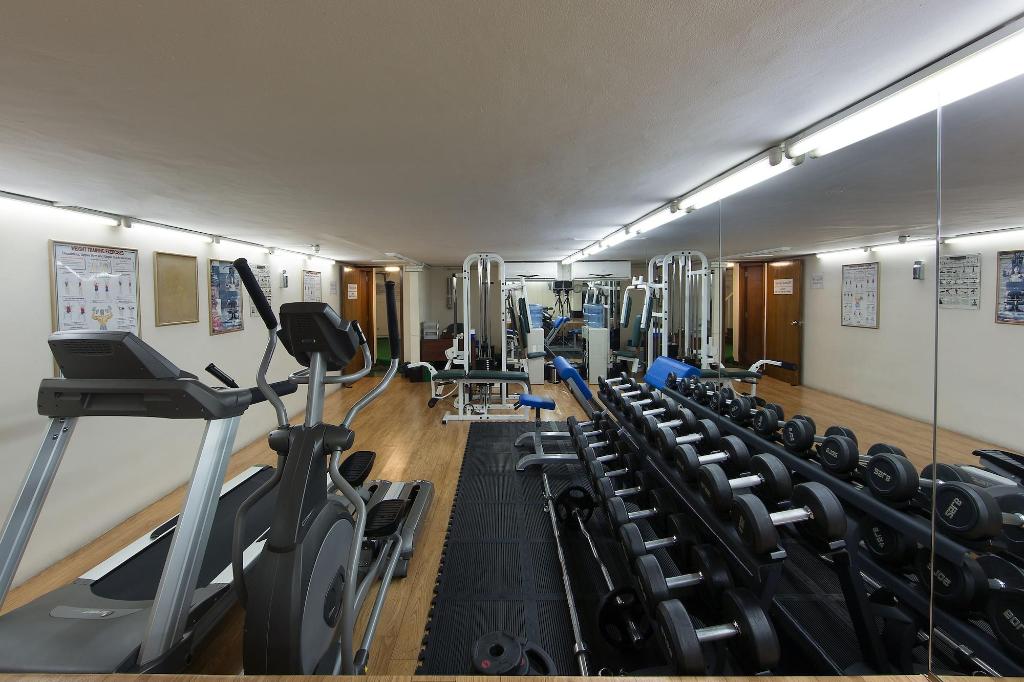 Al Khaleej Palace Deira Hotel - Sports and Entertainment