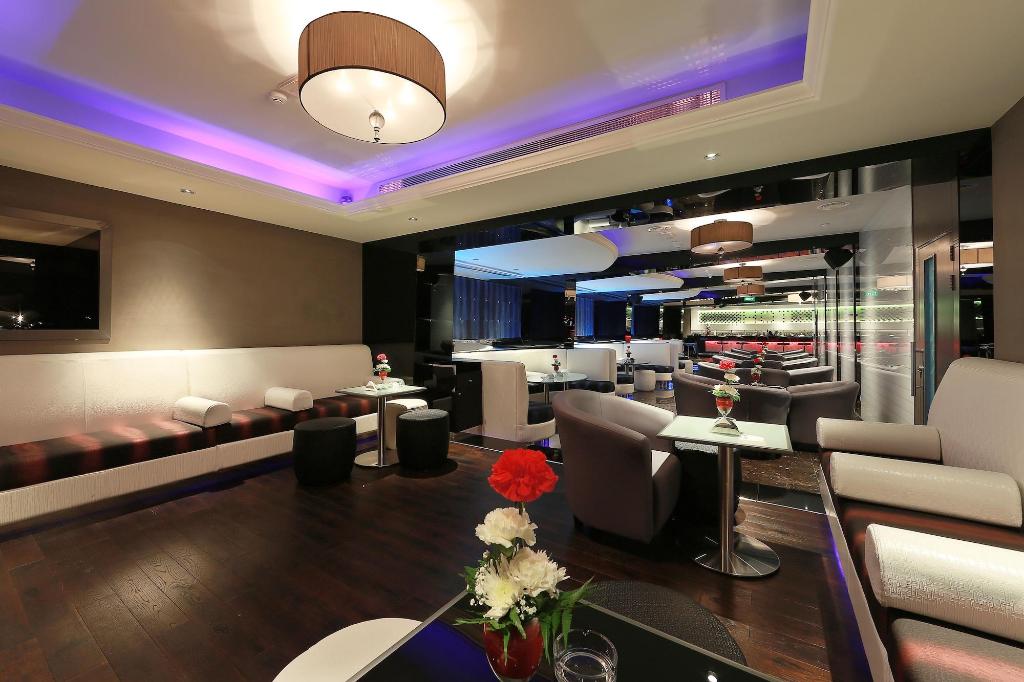 Al Khaleej Palace Deira Hotel - Sports and Entertainment
