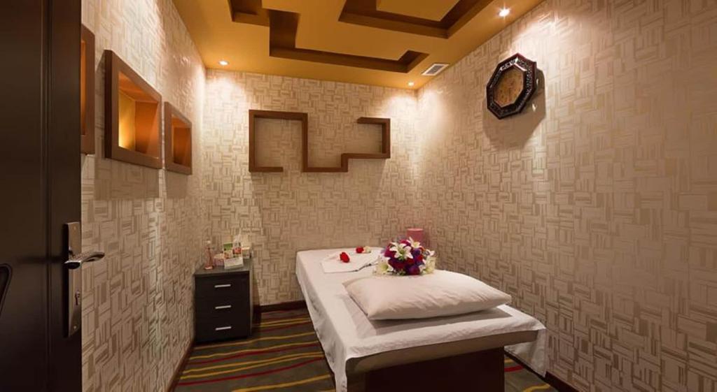 Al Khaleej Palace Deira Hotel - Sports and Entertainment