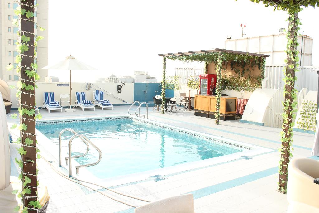 Al Khaleej Palace Deira Hotel - Pool
