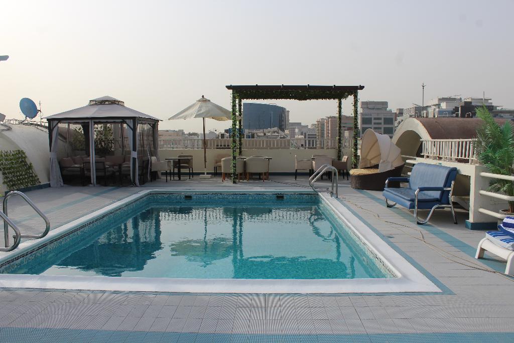 Al Khaleej Palace Deira Hotel - Pool