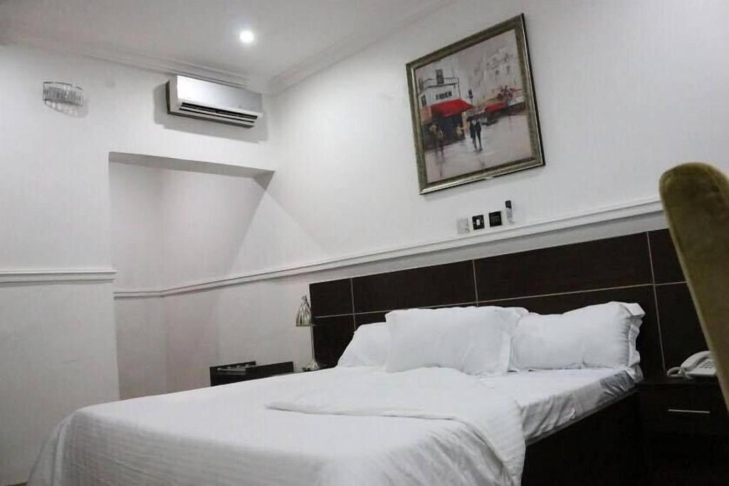 The Den Hotel