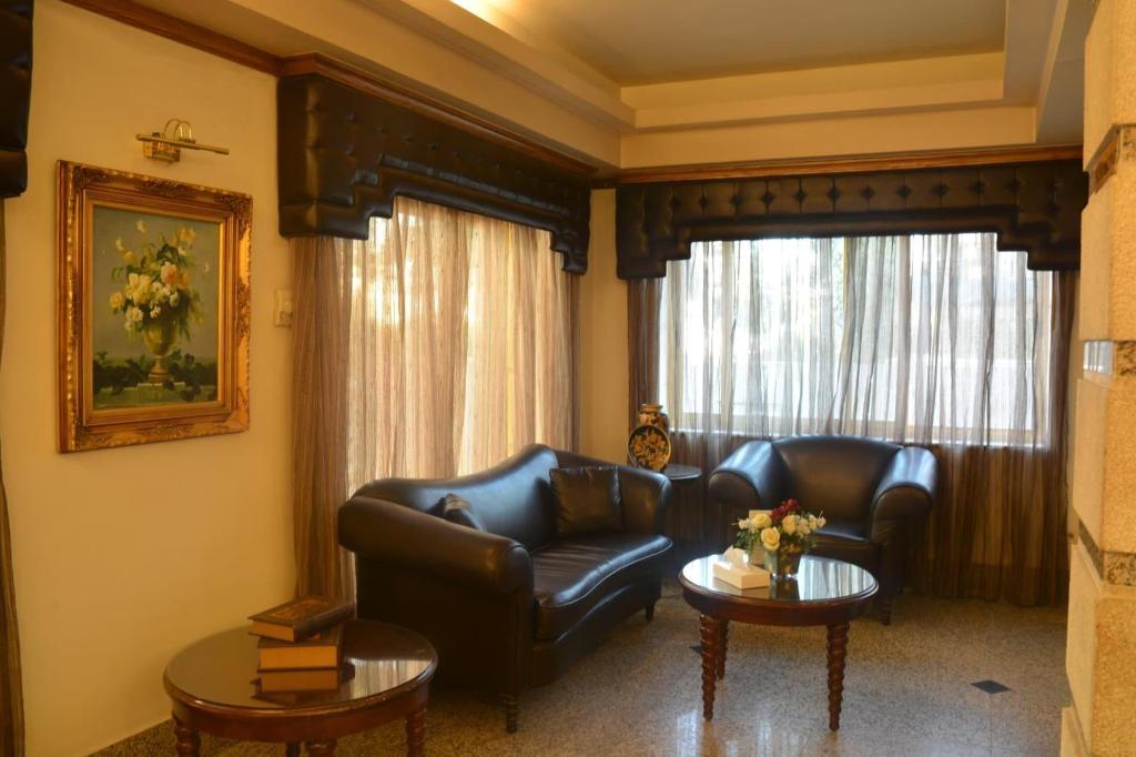 Capri Hotel Suites