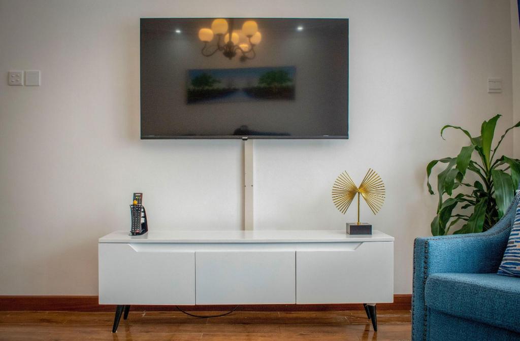 Luxel Suites by Homes by Della
