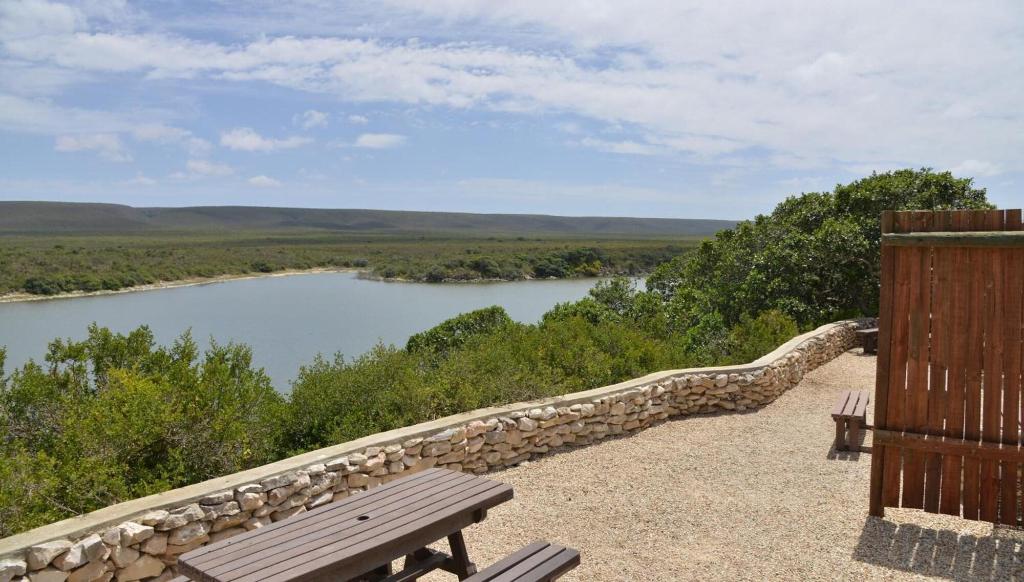 De Hoop Equipped Cottages